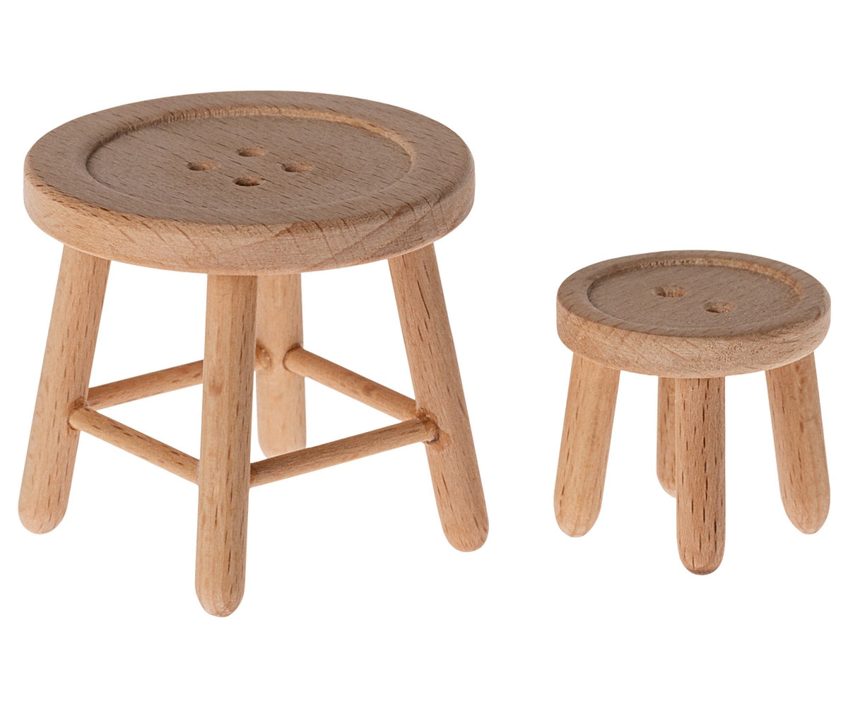 Puppenhaus Tisch & Hocker Set von Maileg im Knöpfe-Design für Mäusefamilie, 5x5x5 cm