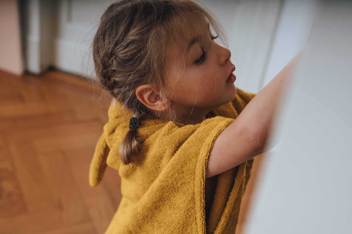 Poncho Hase Mustard