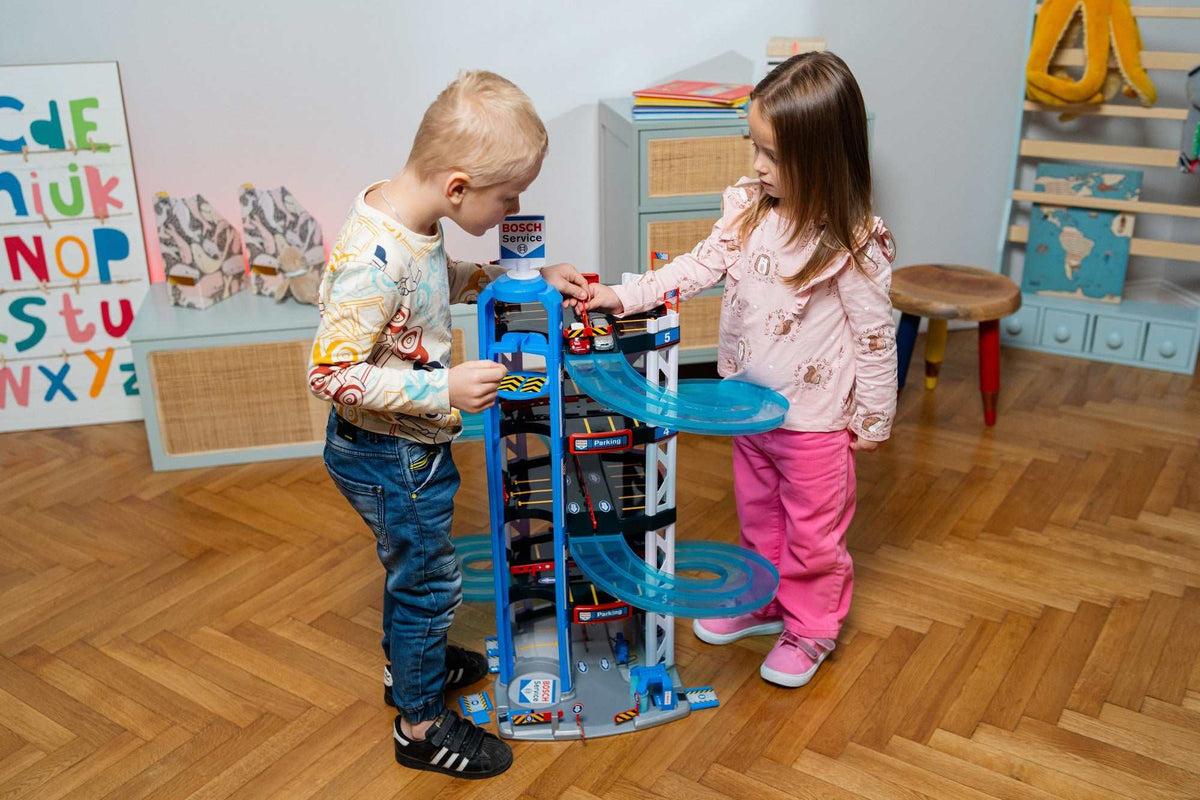 Bosch Car Service Parkhaus mit 5 Ebenen