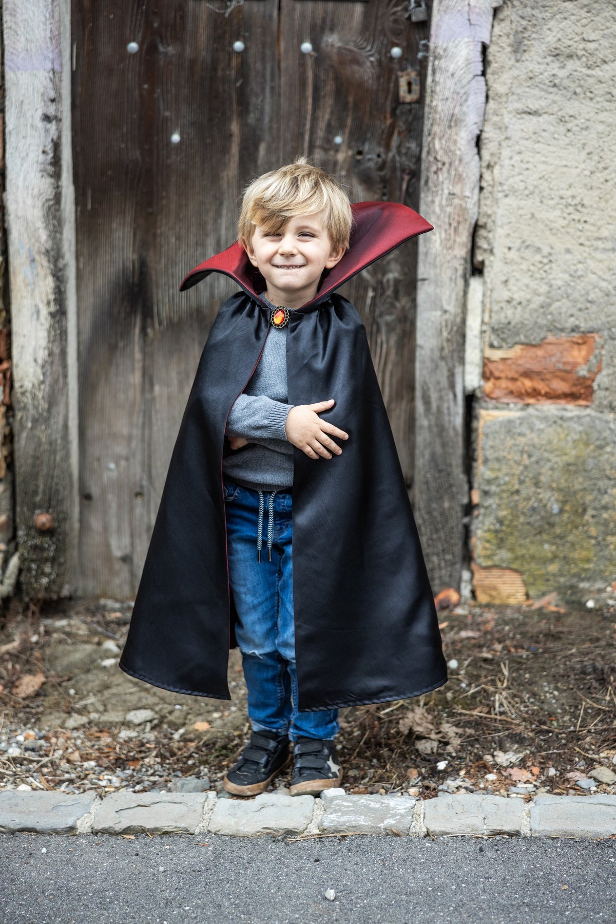 Vampirumhang mit Stehkragen 9-10 Jahre