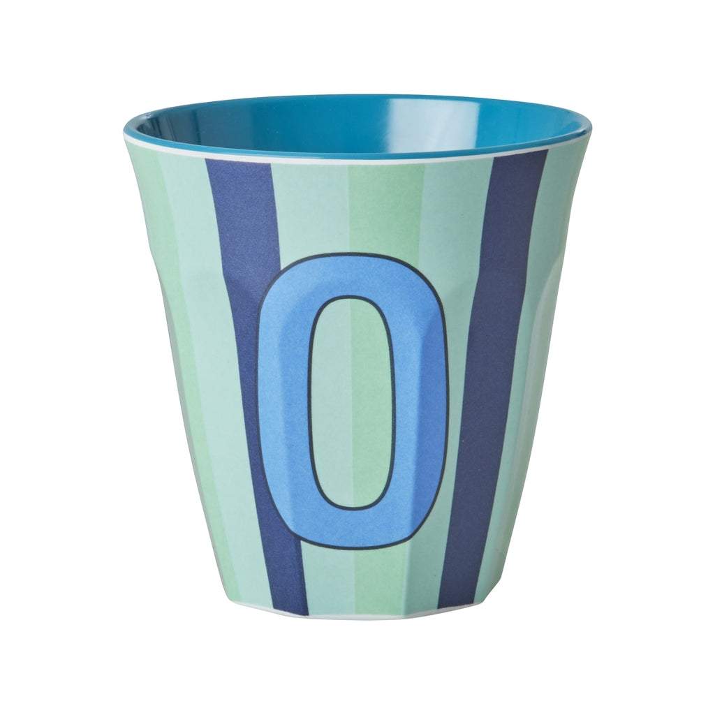 Buchstabenbecher O 250 ml Melaminbecher mit Alphabet-Print vielseitig verwendbar