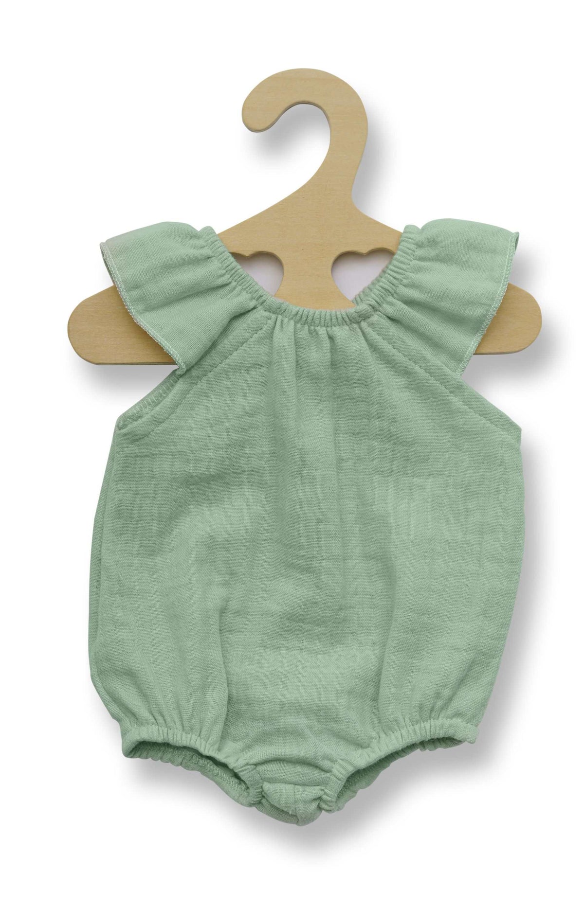 Pastellmintfarbener Puppen-Body mit Rüschen aus Bio-Baumwolle von Heless auf Holzkleiderbügel
