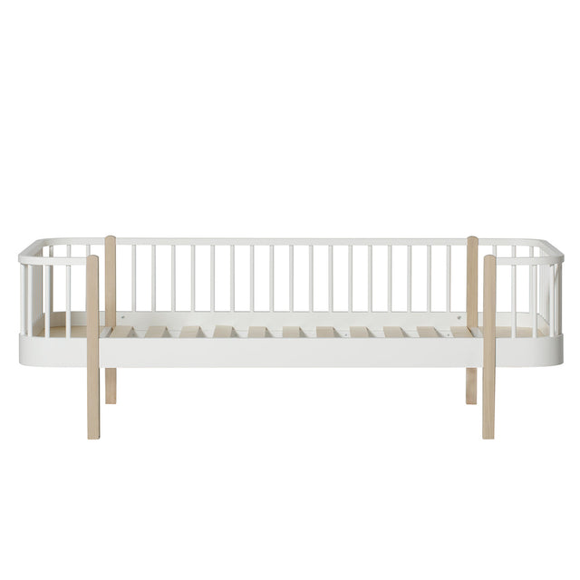 Wood Bettsofa 90x200 weiß und Eiche im 50er-Jahre-Stil mit nordischer Eleganz