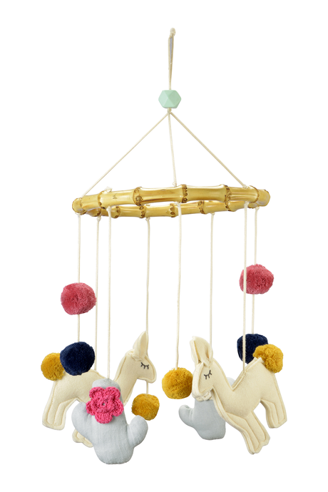 Lama Mobile aus Holz mit bunten Details für Kinderzimmer von Kikadu