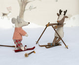 Wintermaus mit Ski, Große Schwester