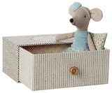 Tanzmaus im Tagesbett, Kleine Schwester