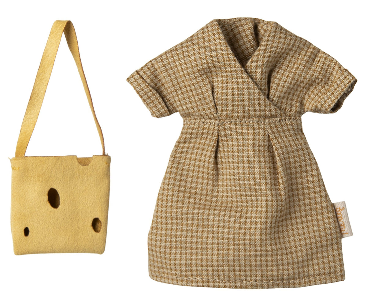 Kleid und Tasche Set für Maileg Mama Maus aus Baumwolle mit kariertem Design und Käselochtasche