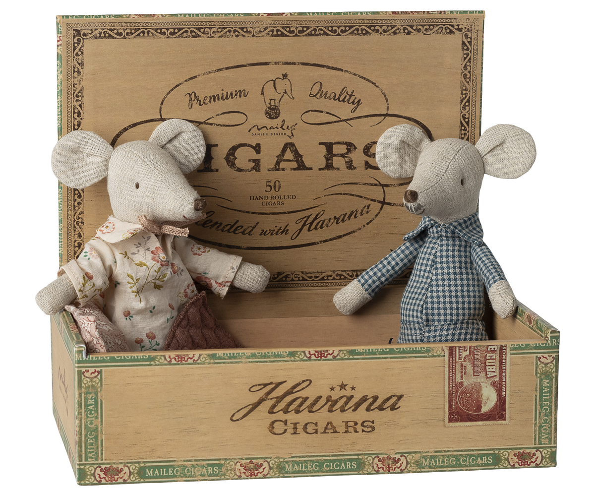 Oma & Opa Maus in Zigarrenschachtel