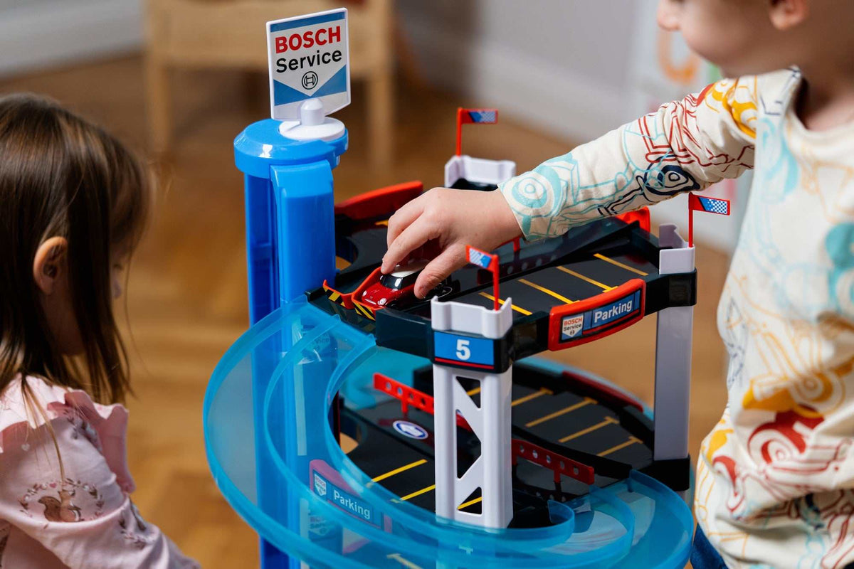 Bosch Car Service Parkhaus mit 5 Ebenen