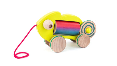 Chameleon Bajo wooden pull toy with color-changing belly for toddlers