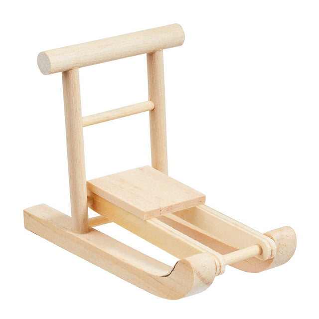 Kleiner Wichtel auf Holzschlitten als skandinavische Weihnachtsdekoration