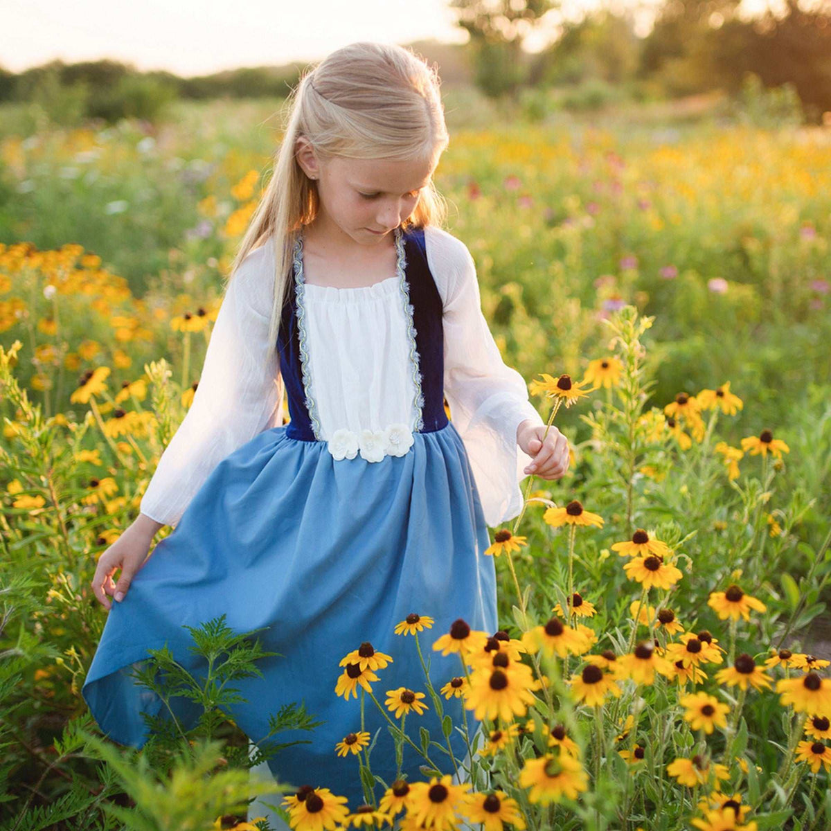 Bauernkleid blau 5-6 Jahre
