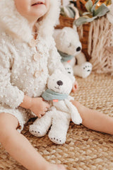 Kleine Puppe Eisbär