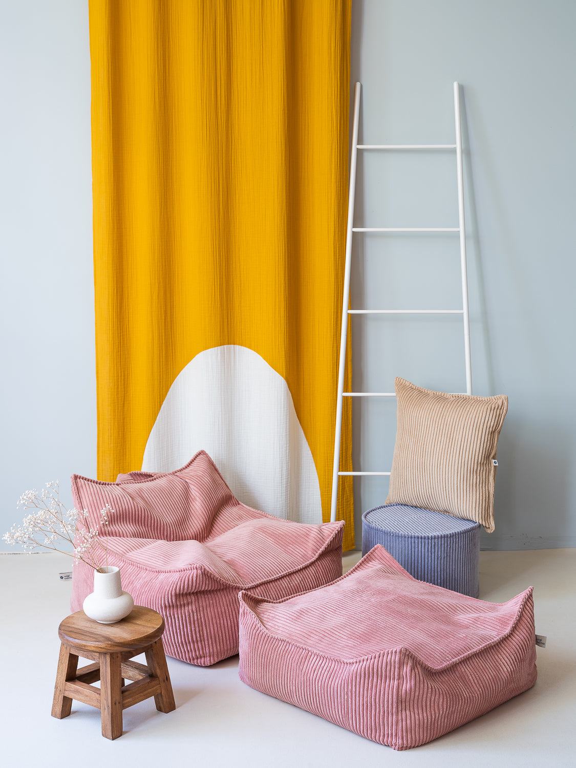 Square Ottoman/ Pink Mousse