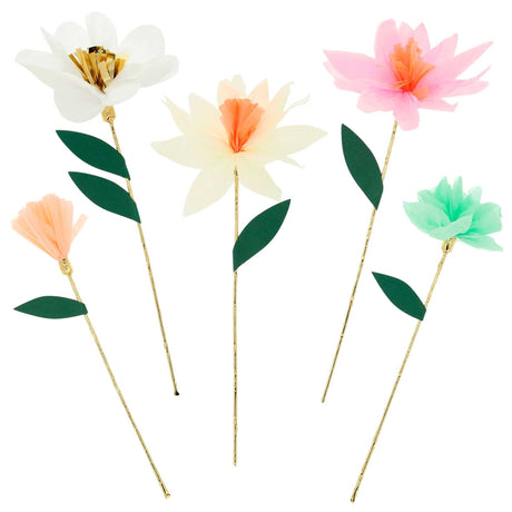 Seidenpapier Blumen mit goldenen Details von Meri Meri für Sommerparty und Zauberwald-Party
