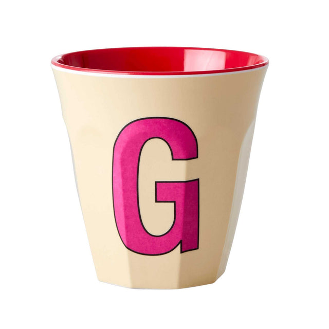 Buchstabenbecher G Melaminbecher 250ml mit Alphabet-Print und praktischem Design