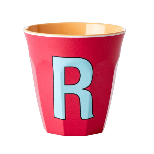 Buchstabenbecher R 250 ml Melaminbecher mit Alphabet-Print ideal für Getränke, Stifte und mehr