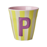 Buchstabenbecher P Melaminbecher 250 ml mit Alphabet-Print