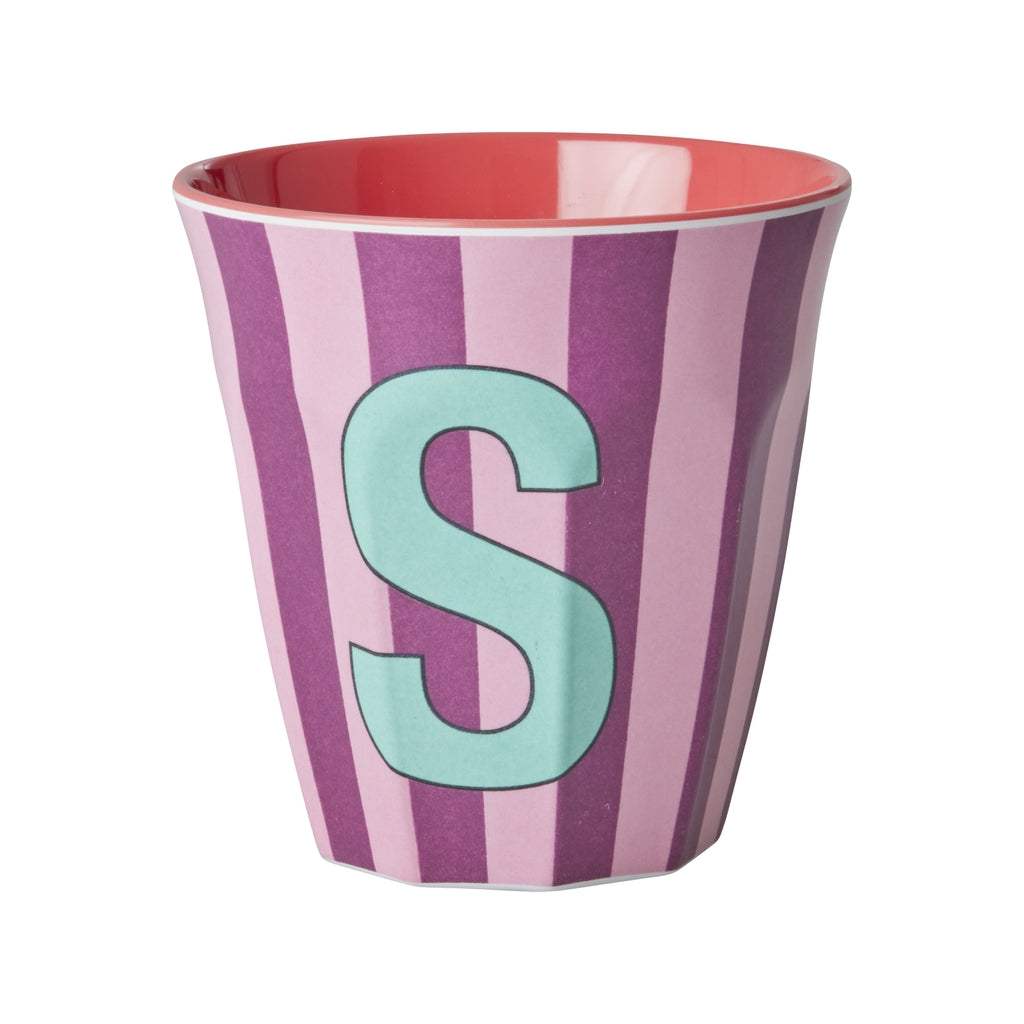 Buchstabenbecher S Melaminbecher 250ml mit Alphabet-Print, spülmaschinengeeignet, BPA-frei