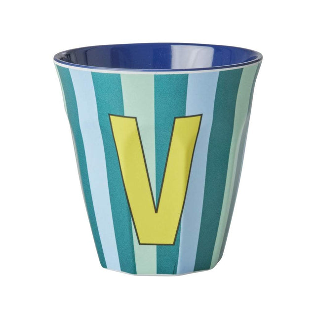 Buchstabenbecher V 250 ml Melaminbecher mit Buchstaben-Print ideal für Getränke und Stifte