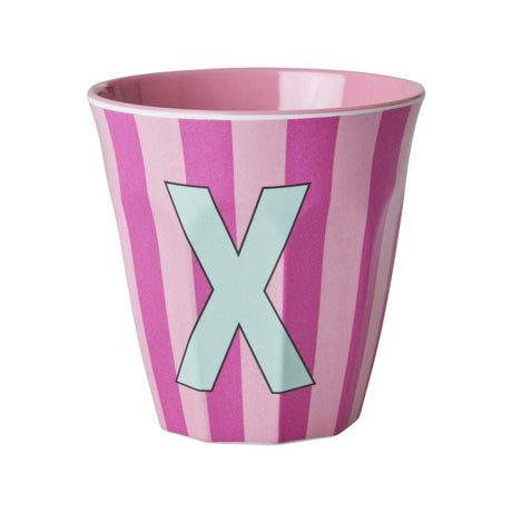 Melamin Buchstabenbecher X 250 ml mit Alphabet-Print für individuelle Nutzung