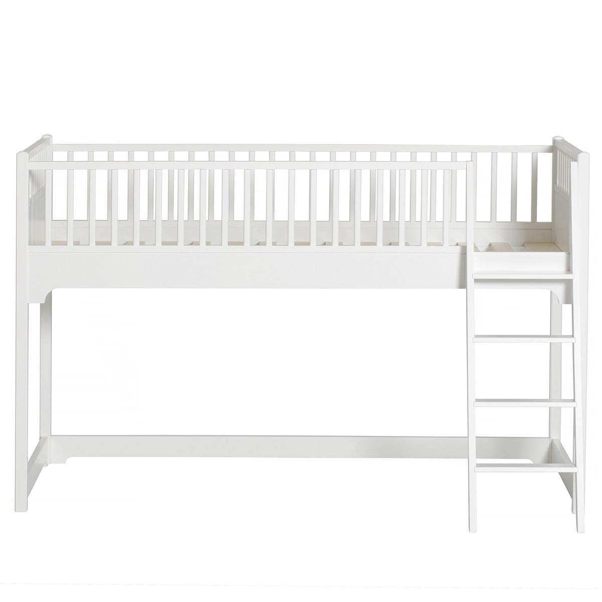 Seaside halbhohes Hochbett 90x200 in nordischem Design mit flexibler Leiter und Stauraum unter dem Bett