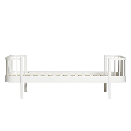 Modern weißes Wood Einzelbett 90x200 cm von Oliver Furniture mit klassischem Design