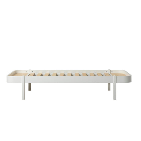 Weißer Wood Lounger Bett 90x200 cm im schlichten, zeitlosen Design für Kinder- und Jugendzimmer
