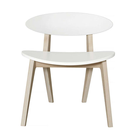 Wood PingPong Stuhl aus nordischem Eichenholz mit weißem nordischem Design und geölten Eichenbeinen.