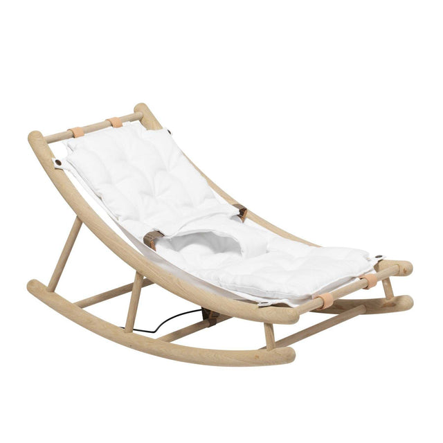 Wood Baby- & Kleinkindwippe aus weiß geölter Eiche mit Babykissen und Kleinkindsitz in nordischem Design