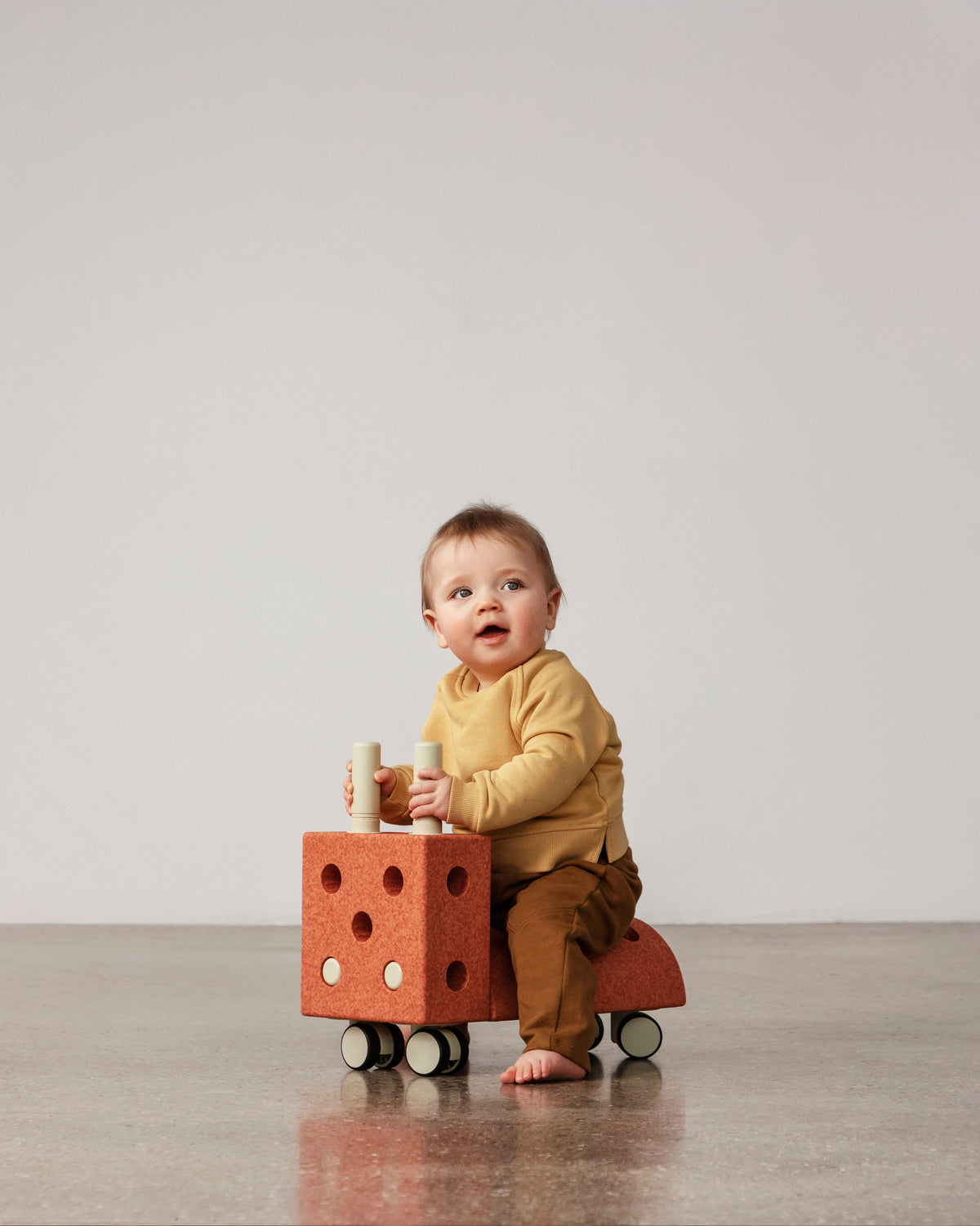 MODU Tiny Ride Rutschauto/ Burnt Orange